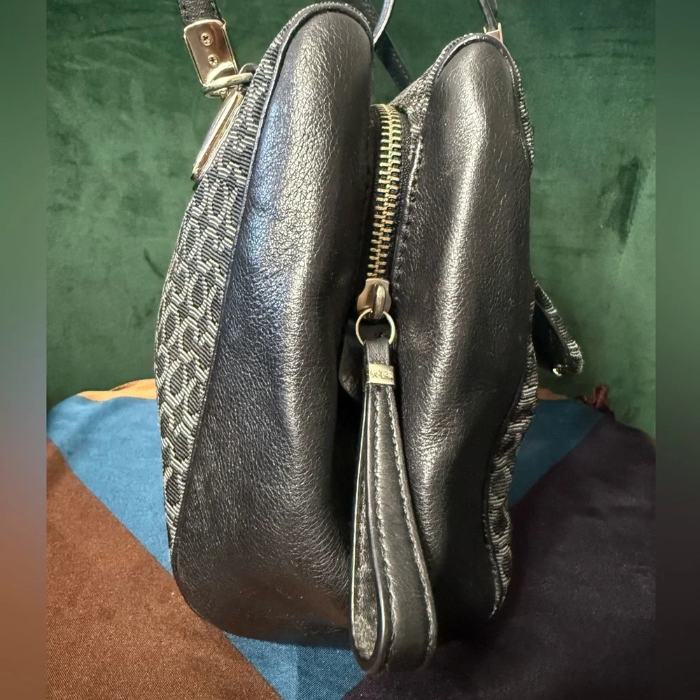 Coach Black and Gray Patterned Shoulder Bag - Picture 4 of 12